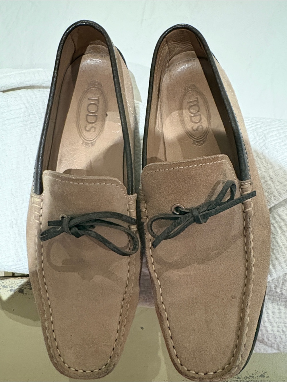 TOD'S Gommino Tan Suede Driving Loafers with classic pebbled rubber sole.